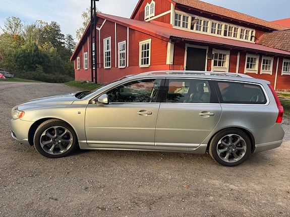 Volvo V70 4 of 13