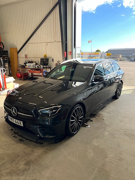 Mercedes-Benz E220 6 of 7