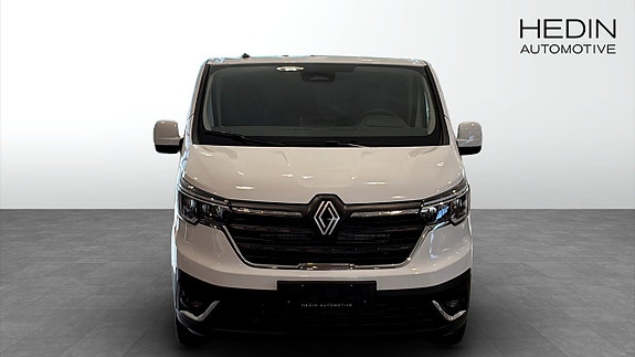 Renault Trafic 8 of 12