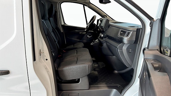 Renault Trafic 3 of 12