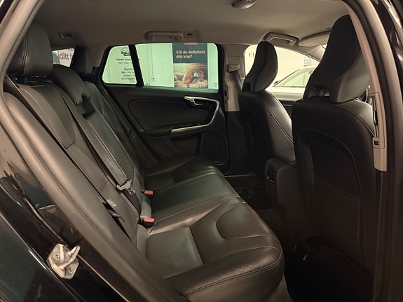 Volvo V60 Cross Country 15 of 30