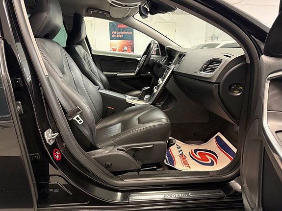 Volvo V60 Cross Country 16 of 30