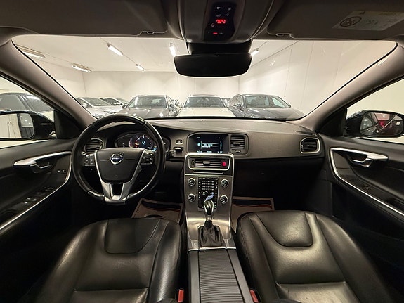 Volvo V60 Cross Country 17 of 30