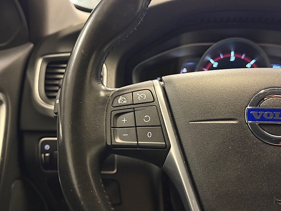 Volvo V60 Cross Country 19 of 30