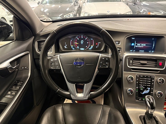 Volvo V60 Cross Country 18 of 30