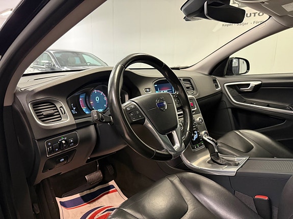 Volvo V60 Cross Country 11 of 30