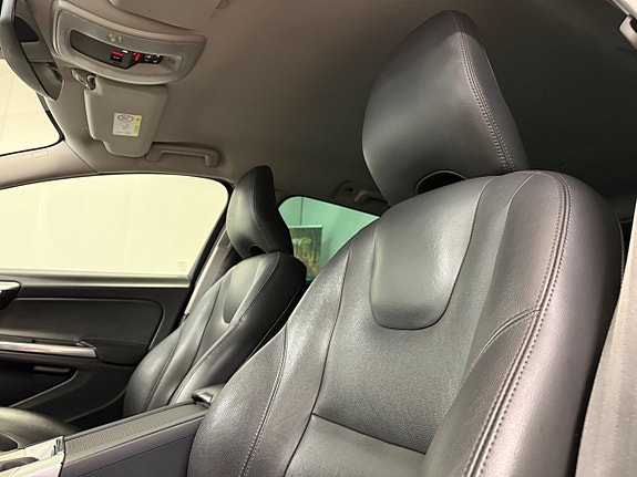 Volvo V60 Cross Country 12 of 30