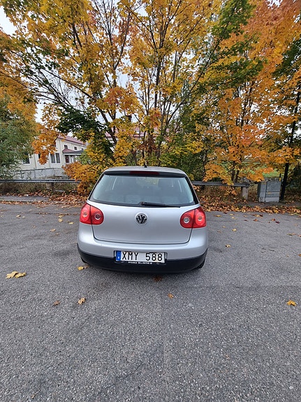 Volkswagen Golf V 4 of 6