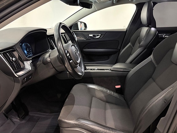 Volvo V60 Cross Country 9 of 25