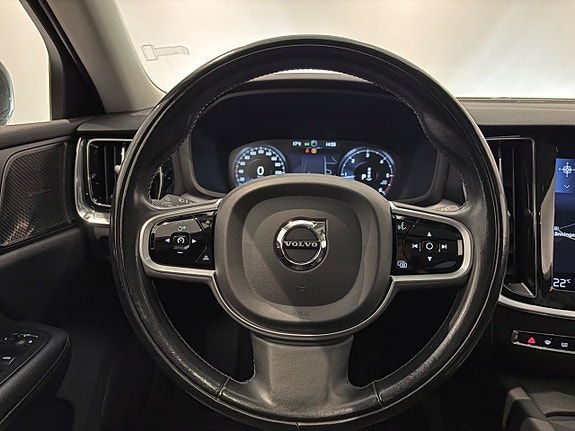 Volvo V60 Cross Country 18 of 25