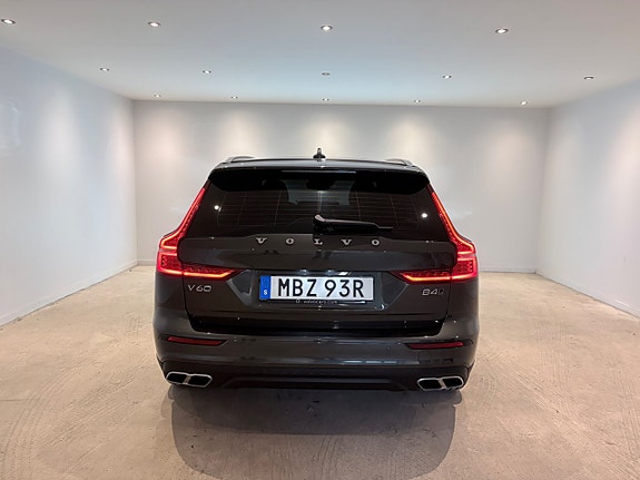 Volvo V60 Cross Country 5 of 25
