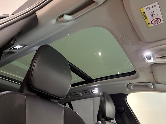 Volvo V60 Cross Country 8 of 25