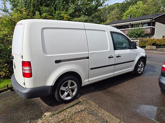 Volkswagen Caddy Maxi 2 of 4