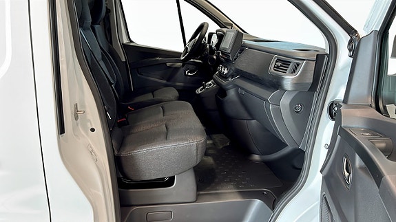 Renault Trafic 3 of 11