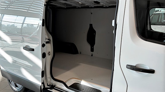 Renault Trafic 5 of 11