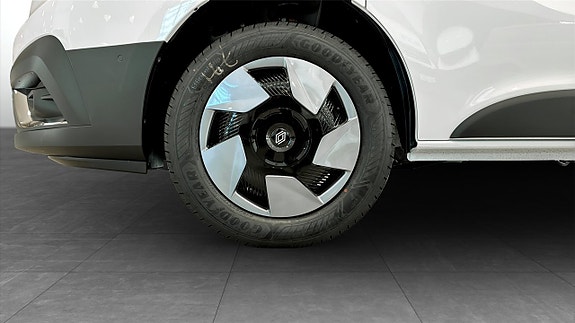 Renault Trafic 9 of 11