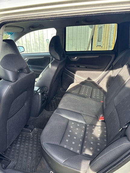 Volvo V70 5 of 5