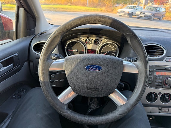 Ford Focus 3 of 8