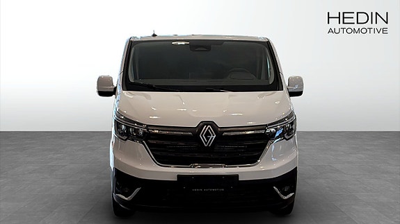 Renault Trafic 8 of 12