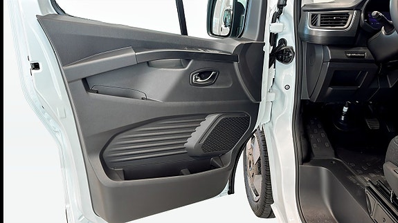 Renault Trafic 11 of 12