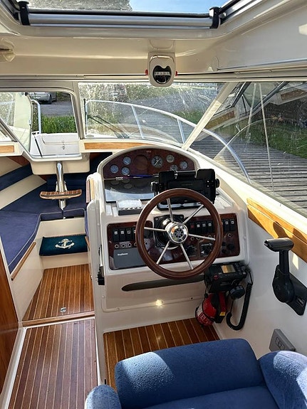 Aquador 22 HT Volvo Penta GXI BOGPROPELLER 3 of 9