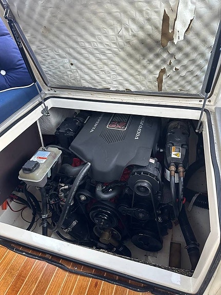 Aquador 22 HT Volvo Penta GXI BOGPROPELLER 9 of 9