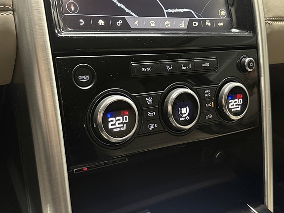 Land Rover Discovery 16 of 24