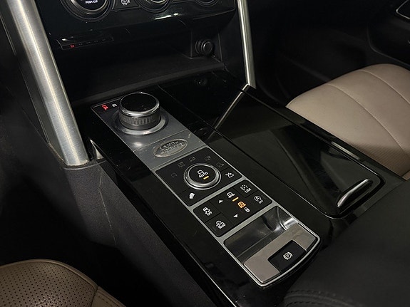 Land Rover Discovery 13 of 24