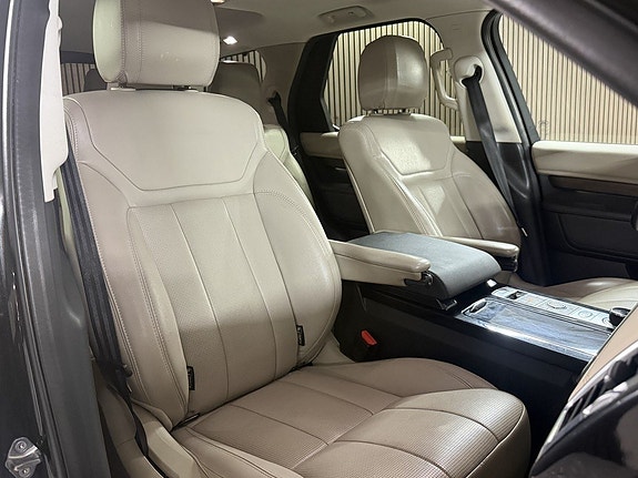 Land Rover Discovery 17 of 24