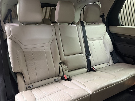 Land Rover Discovery 18 of 24