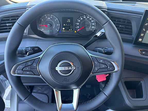 Nissan Interstar 5 of 8