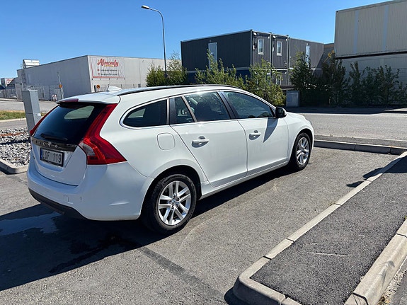 Volvo V60 12 of 13