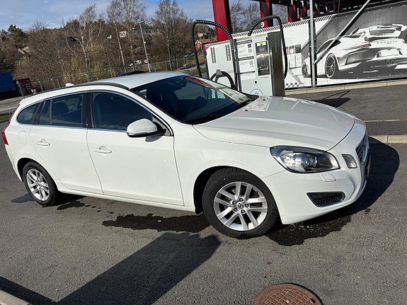 Volvo V60 3 of 13