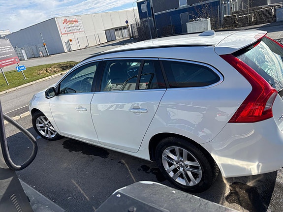 Volvo V60 10 of 13