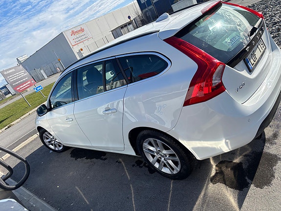 Volvo V60 7 of 13