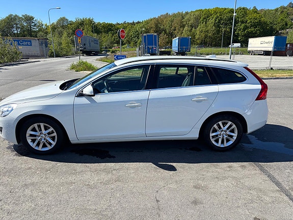 Volvo V60 11 of 13