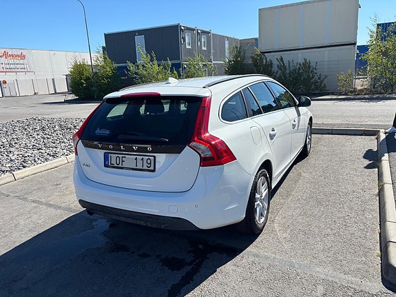 Volvo V60 13 of 13
