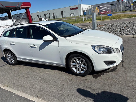 Volvo V60 8 of 13