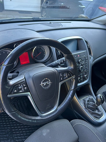 Opel Astra 5 of 7