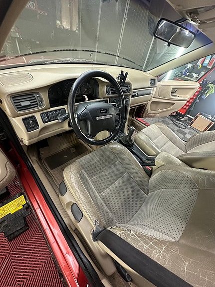 Volvo V70 9 of 10
