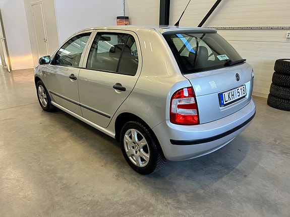 Skoda Fabia 2 of 14