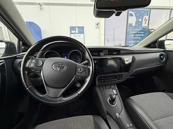 Toyota Auris 6 of 8