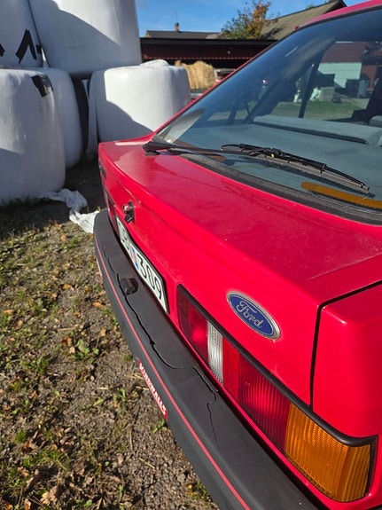 Ford Escort 6 of 10