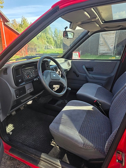 Ford Escort 7 of 10