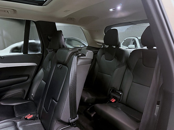 Volvo XC90 19 of 21