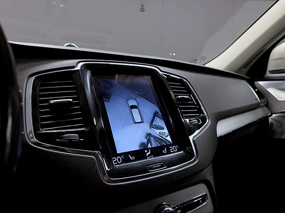 Volvo XC90 15 of 21
