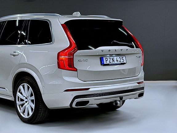 Volvo XC90 10 of 21