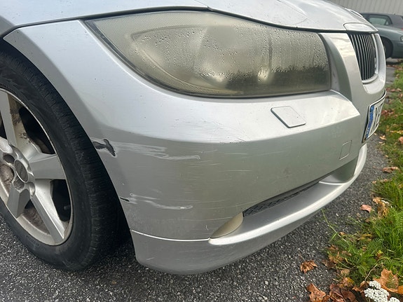 BMW 325i 3 of 8