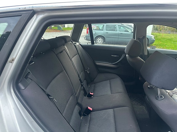 BMW 325i 7 of 8