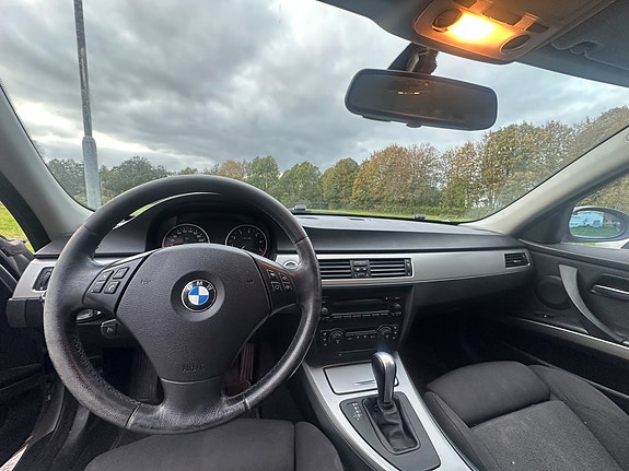 BMW 325i 5 of 8